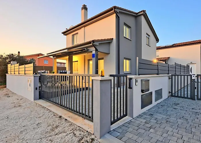 Casa Tara Three-Bedroom Holiday Home