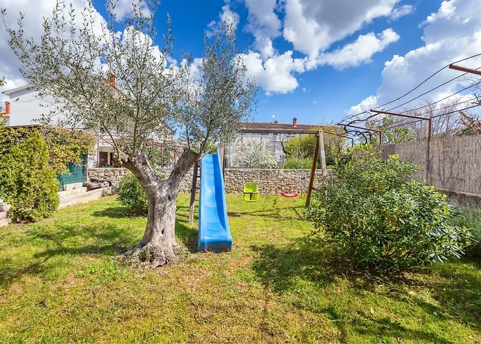 Lovely House With Garden Near City Centre