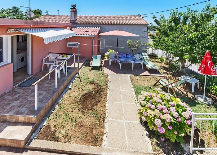 1 Bedroom Beautiful Home In Pula