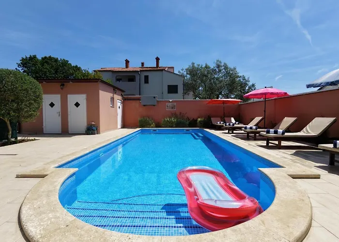 House Monte Cherpo